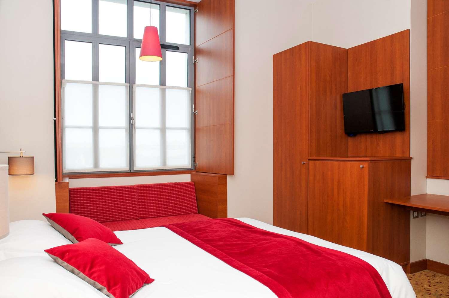 Best Western Plus Hotel Colbert Châteauroux Buitenkant foto