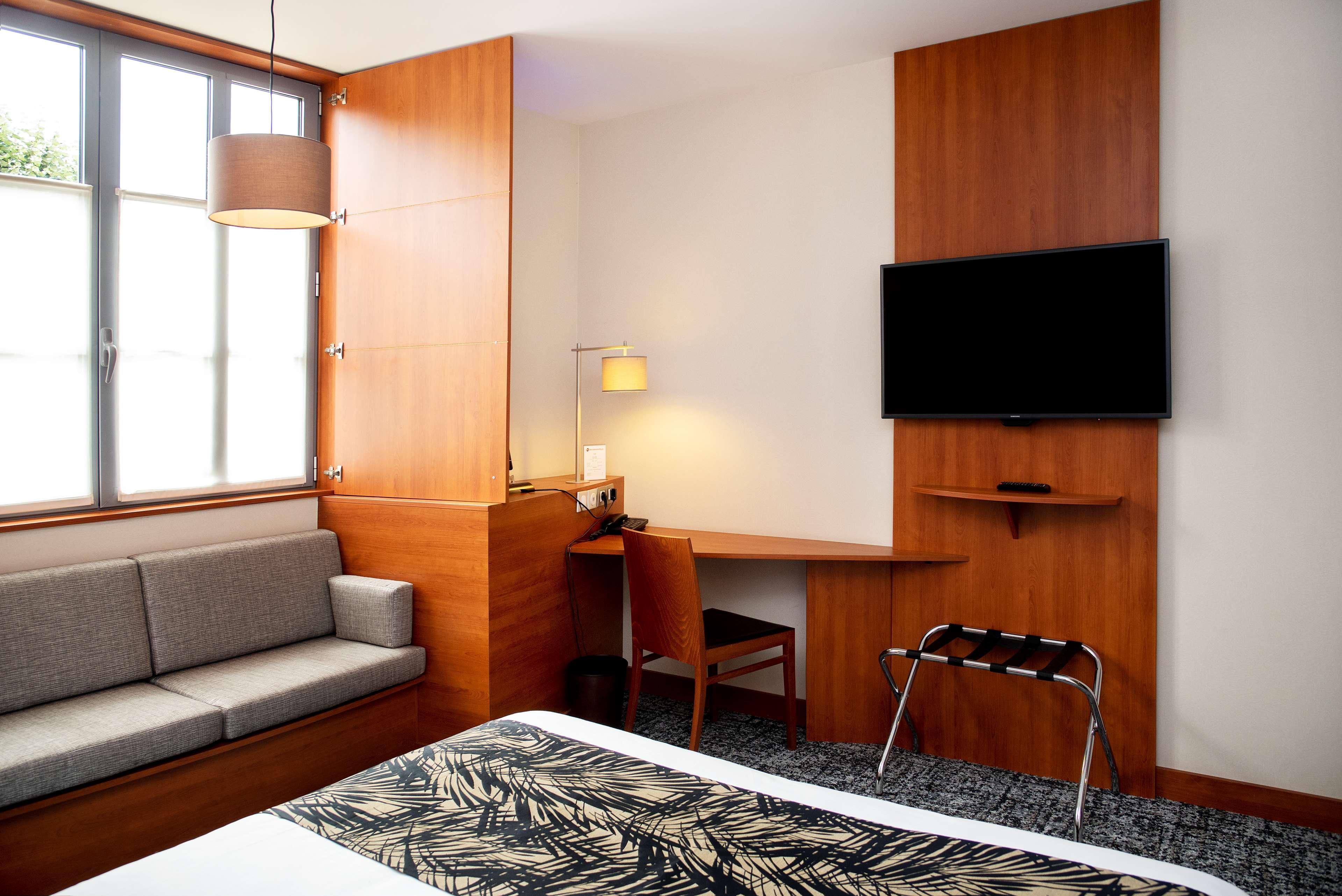 Best Western Plus Hotel Colbert Châteauroux Buitenkant foto