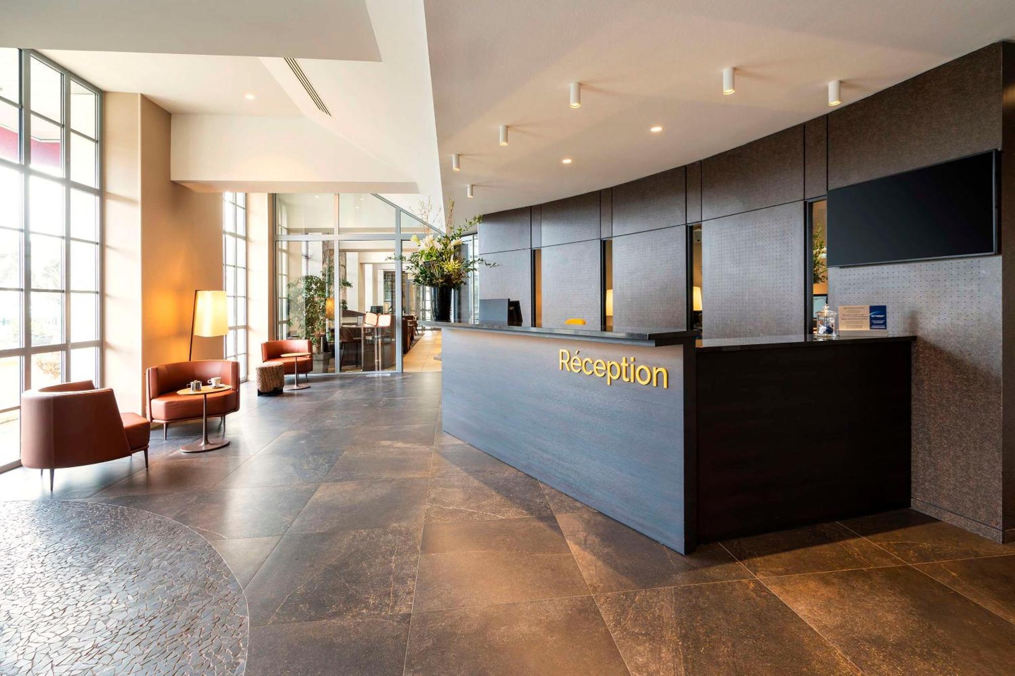 Best Western Plus Hotel Colbert Châteauroux Buitenkant foto
